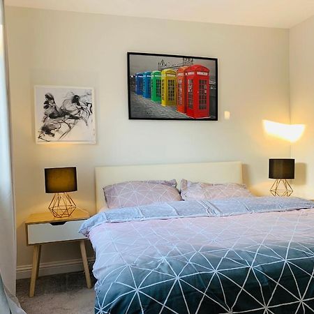 Alpha, Private Double Room, City Centre, Free Parking, Sittingbourne, Kent Kültér fotó