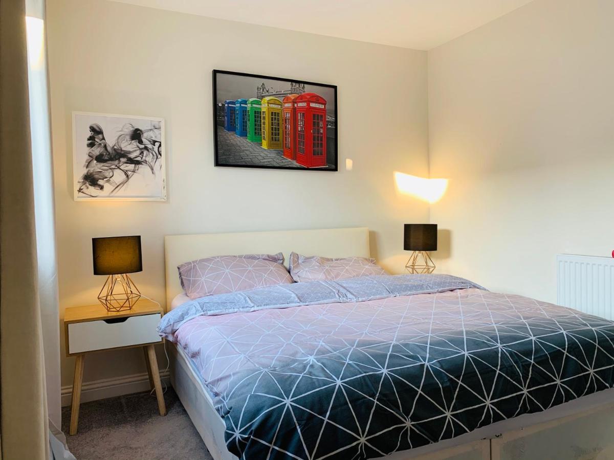Alpha, Private Double Room, City Centre, Free Parking, Sittingbourne, Kent Kültér fotó